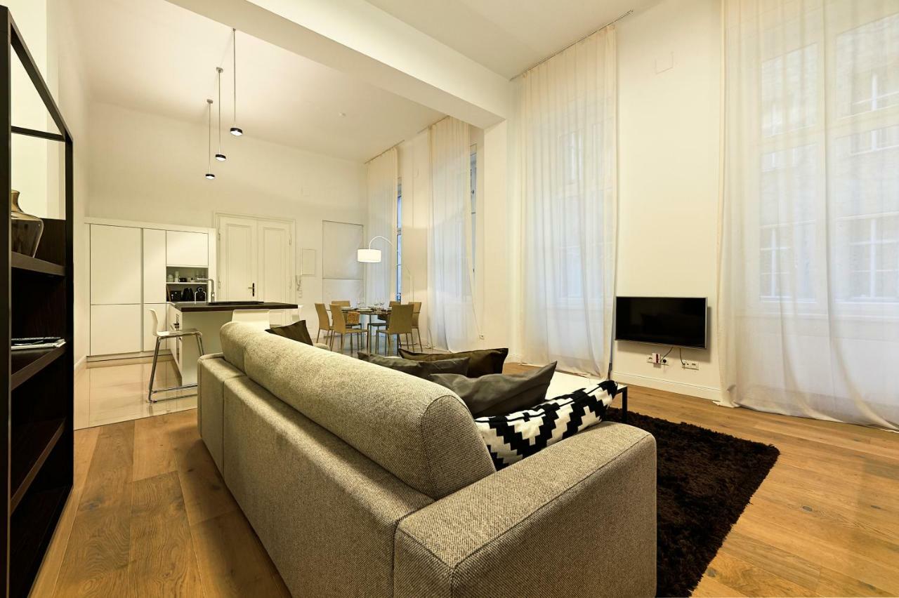 Central Luxury Apartment เวียนนา ภายนอก รูปภาพ