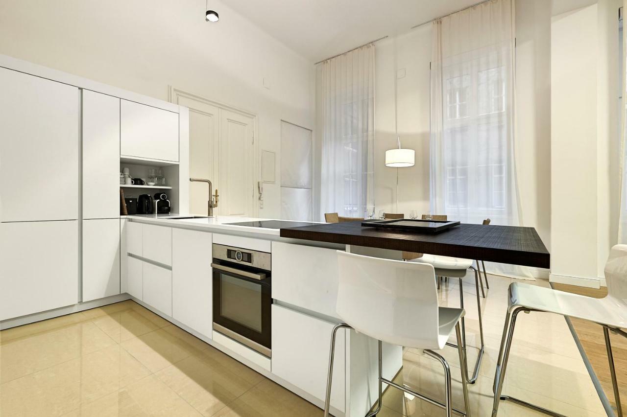 Central Luxury Apartment เวียนนา ภายนอก รูปภาพ